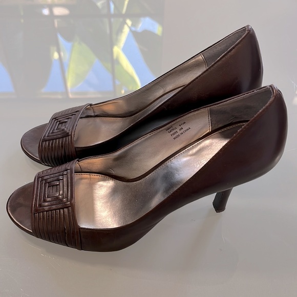 Calvin Klein “Katell” open toe pumps 9.5 brown 3.75” heel - Picture 3 of 5